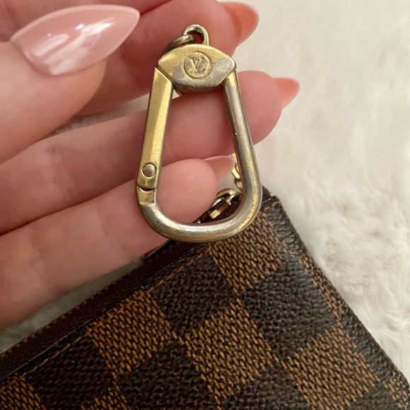 Louis Vuitton Key Case Damier Ebene - Picture 5 of 8